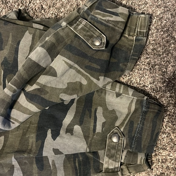 Express Cargo Pants Camo *used no damage - Picture 6 of 6